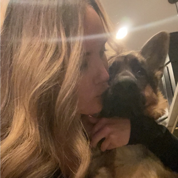 Meet your Posher, Jessica - Picture 1 of 1